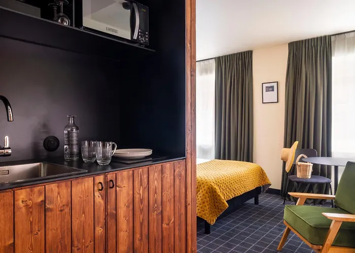 Western Cargo Hotel 4*