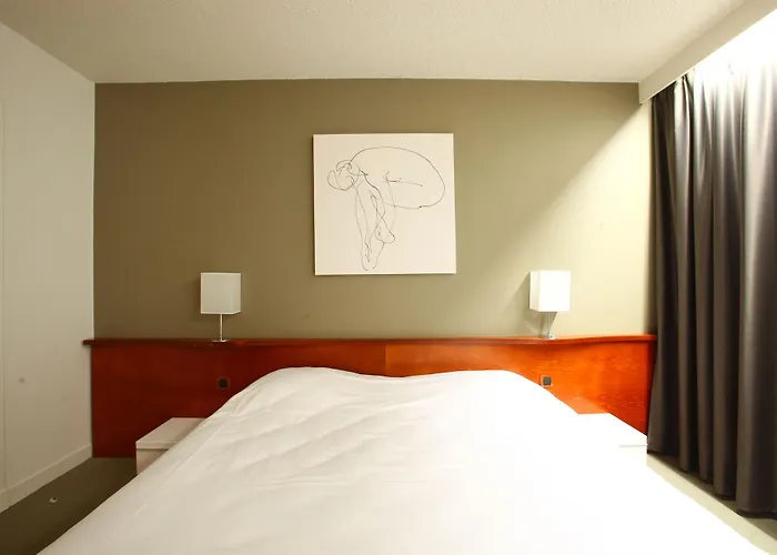 Western Cargo Hotel 4*